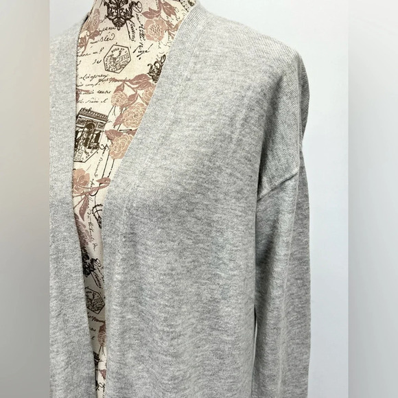 TALBOTS Gray Cashmere blend cardigan size MP. - Picture 2 of 13